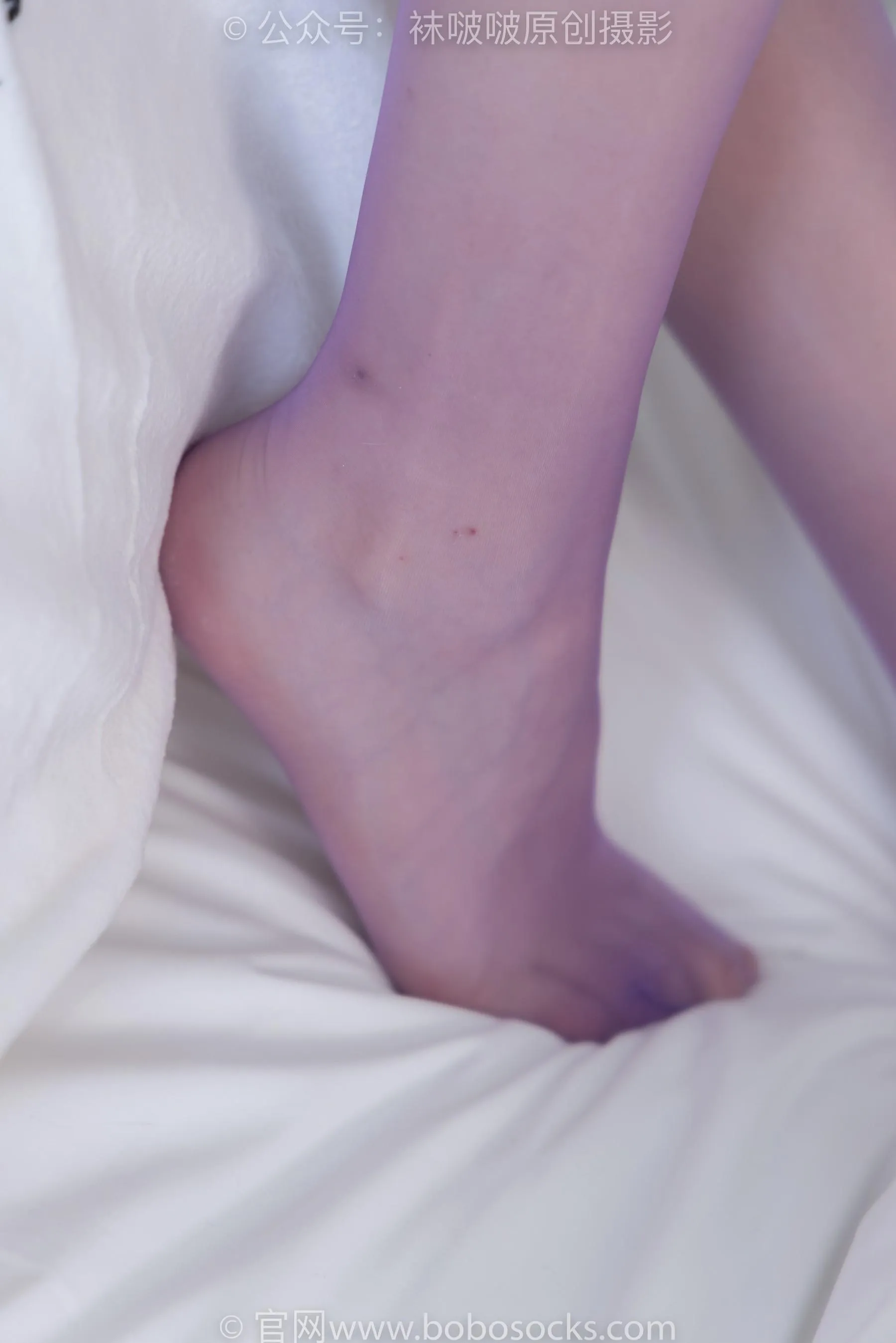 [BoBoSocks袜啵啵]NO.205 小甜豆-白色高跟鞋、紫色油亮丝袜 [87P]插图9